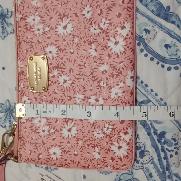 A Wristlet from Michael Kors - Picture 7 of 7